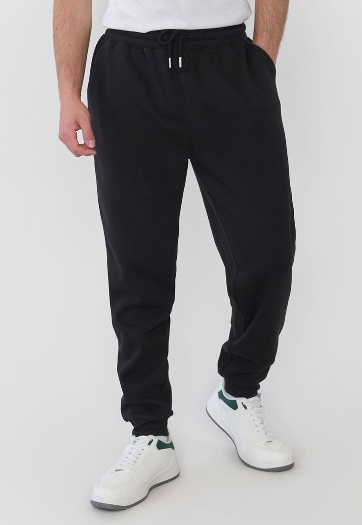 Buzo Hombre Jogger Color Negro Corona-1
