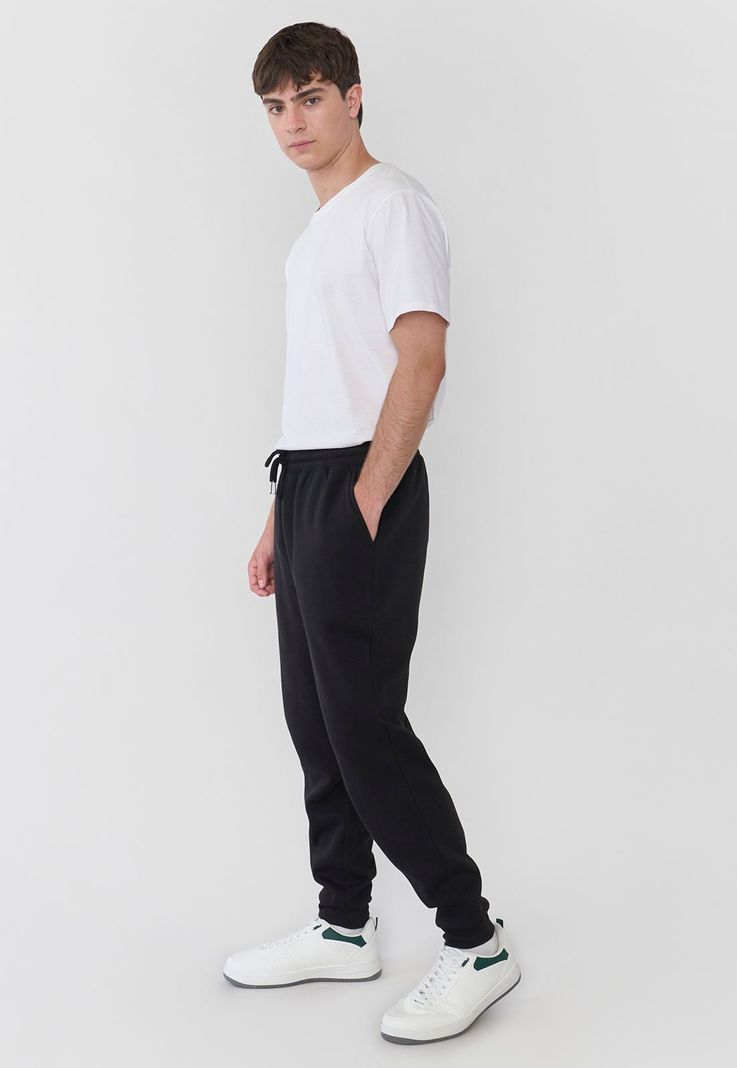 Buzo Hombre Jogger Color Negro Corona-3