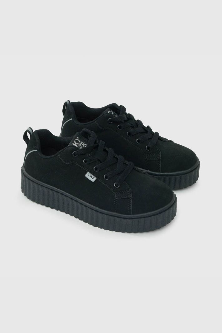 Zapatilla Escolar Negra con Plataforma y cordón para niña