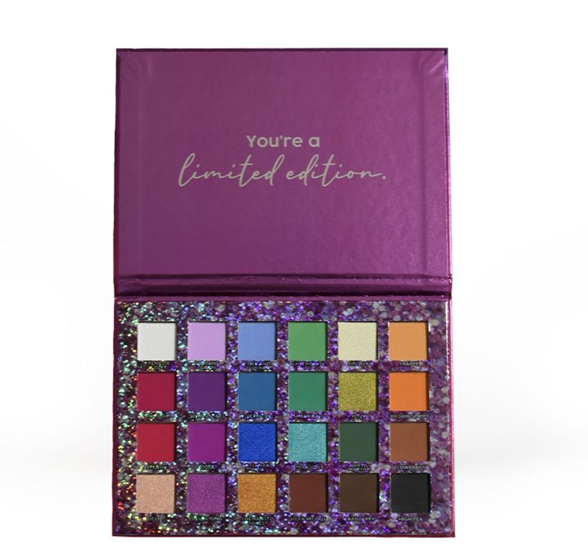 PALETA DE SOMBRAS 24 COLORES DOLCE BELLA TONO 2-0