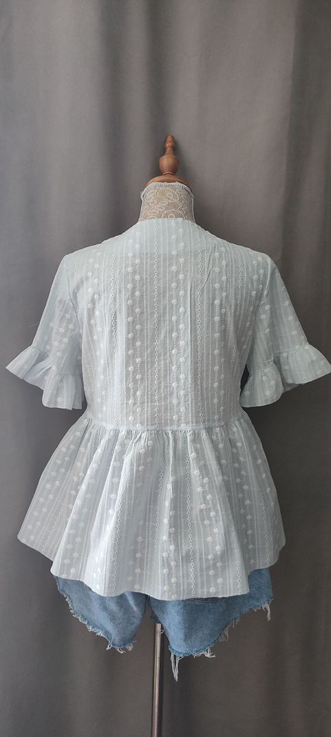 Top de algodón bordado escote V-2
