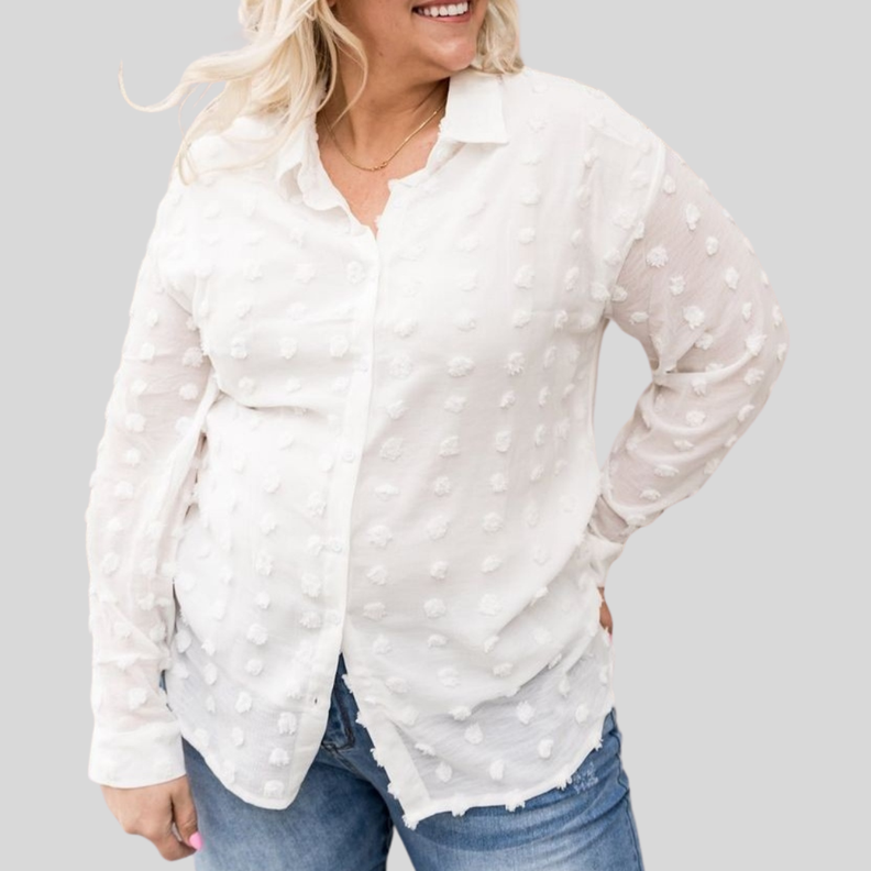 Blusa blanca oversize de lunares texturados-0