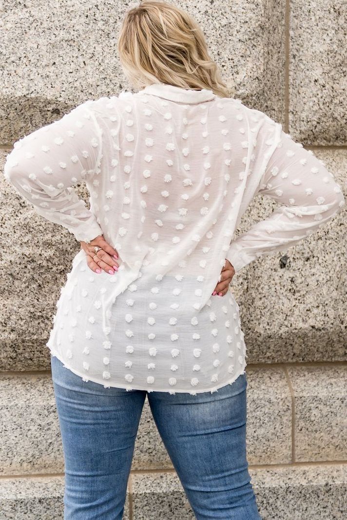 Blusa blanca oversize de lunares texturados-1
