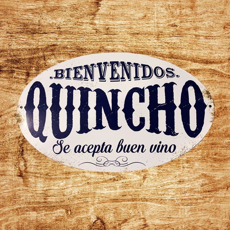 CARTEL CHAPA OVALO / DIAMANTE BIENVENIDOS QUINCHO SE ACEPTA BUEN VINO - FIRE CHILE-1