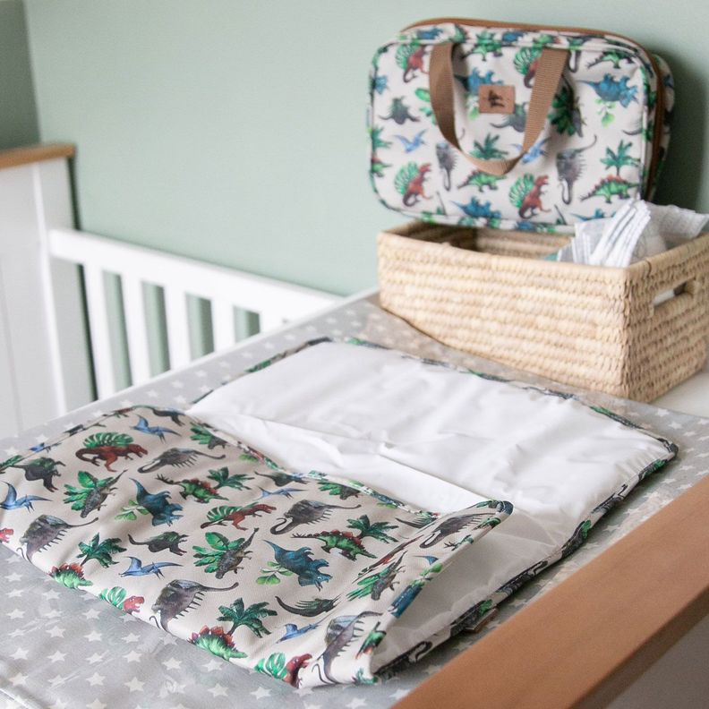 Bolso con Mudador infantil sustentable dinosaurios Paper Home-4