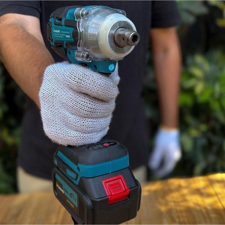 Llave de Impacto Inalámbrica Dynamo 21V + 2 Baterias y Acss-2