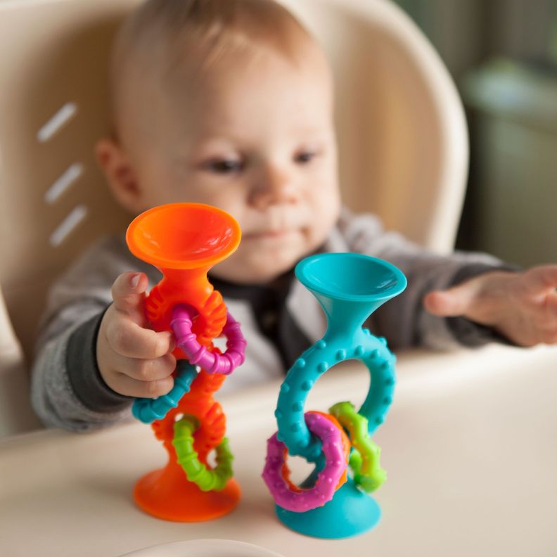 Pipsquigz Loops Naranjo Mordedores Sensoriales FatBrain Toys-4