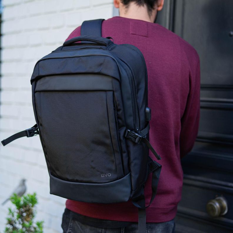Mochila de viaje Notebook WOLF Negra 15,6" LEVO-7