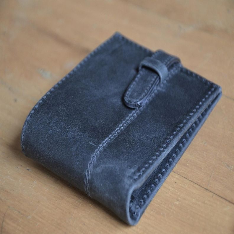 Billetera Cuero Pehoé Con Pasador Hecha a mano Raiquen-2