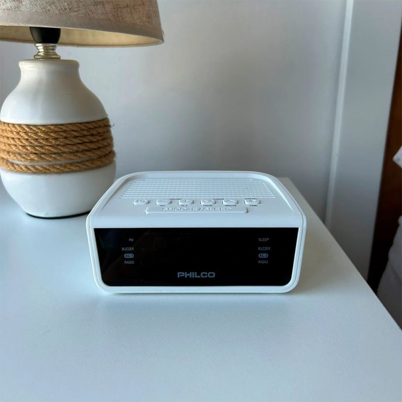 Radio Reloj Despertador con Alarma Dual y Radio FM Philco-1
