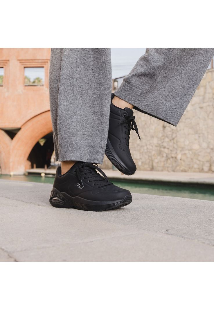 Zapatilla Mujer Saluma 131501 Negra-1