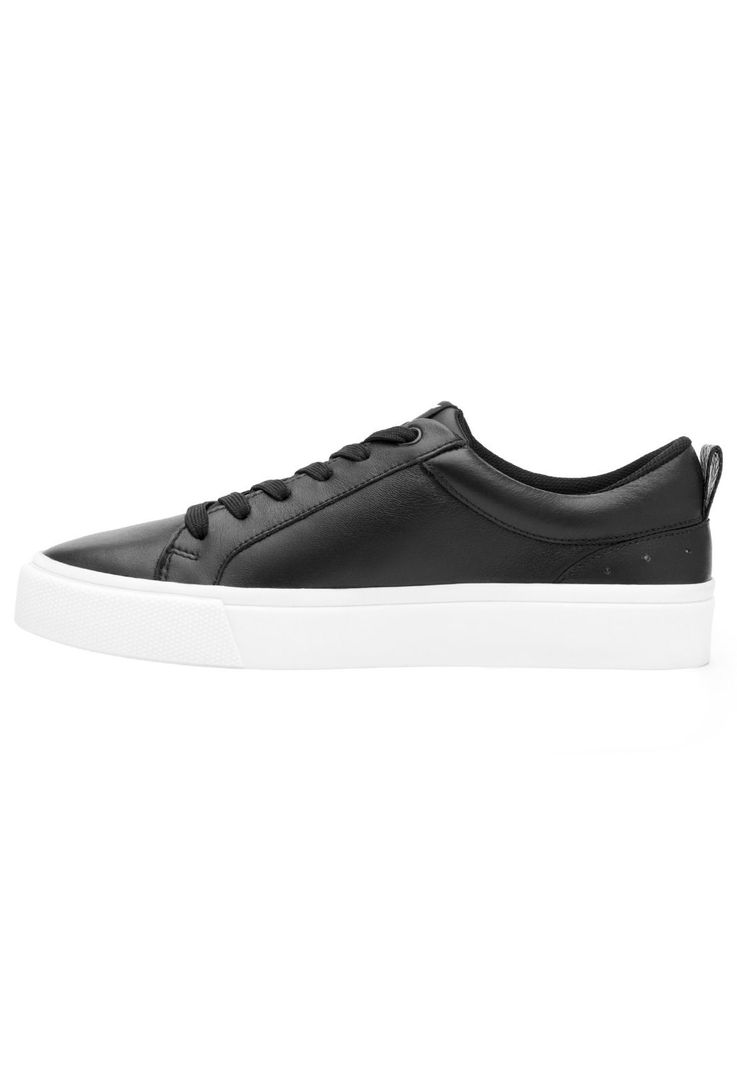 Zapatilla Mujer Cuero Nikia Negro Flexi-2