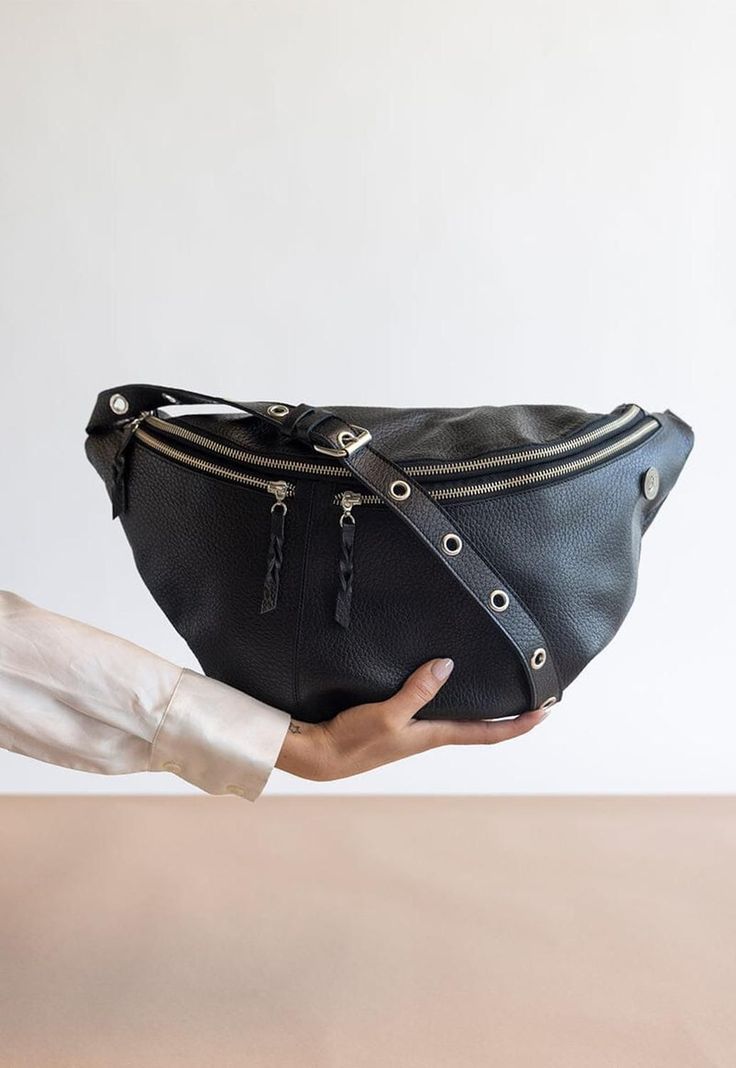 Banano Mujer De Cuero Atenea C1 Negro-1