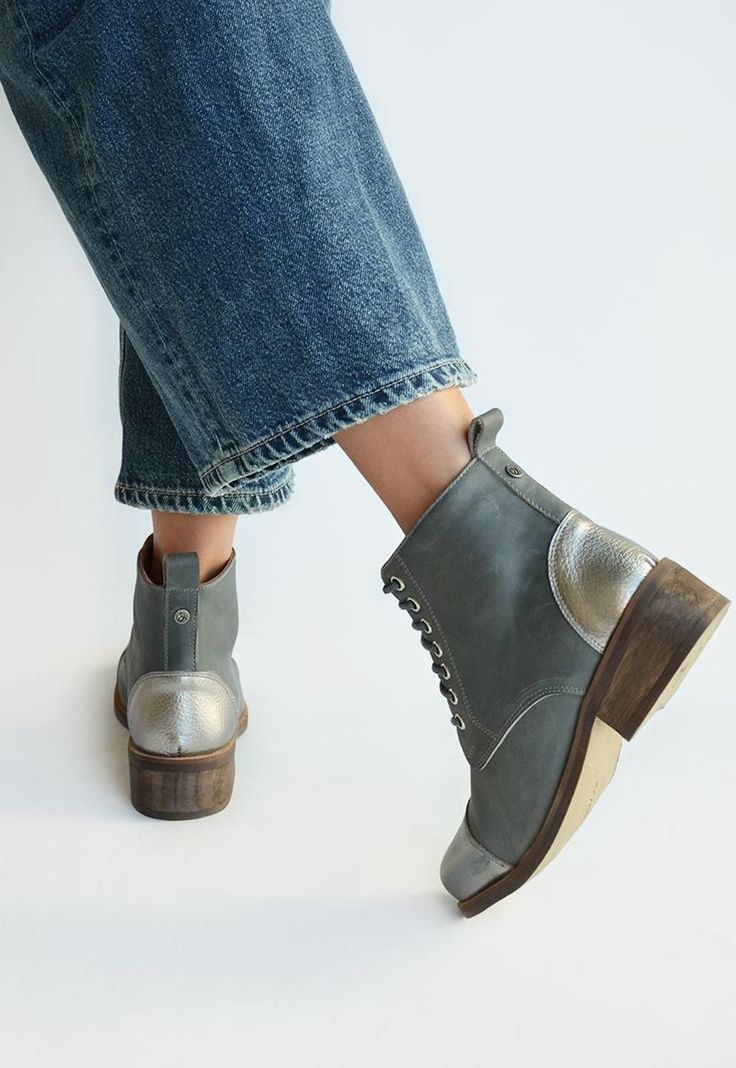 Botin Mujer De Cuero Aretha C3 Gris-1