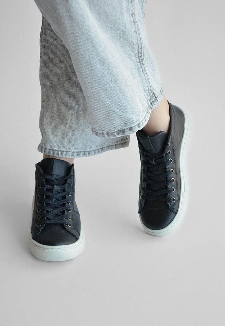 Zapatilla Mujer De Cuero Adela C1 Negro-1