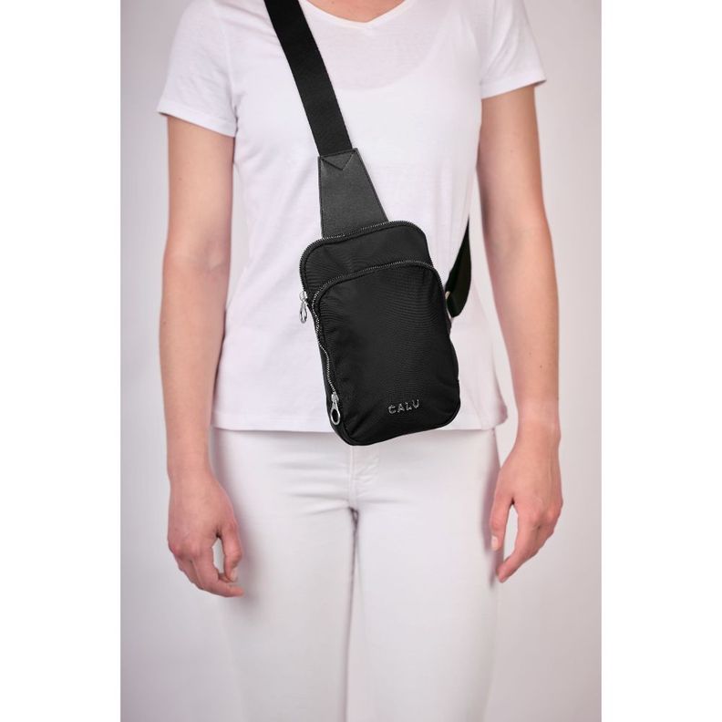 Crossbody Ligero Cloe Microfibra Negro Calu-4