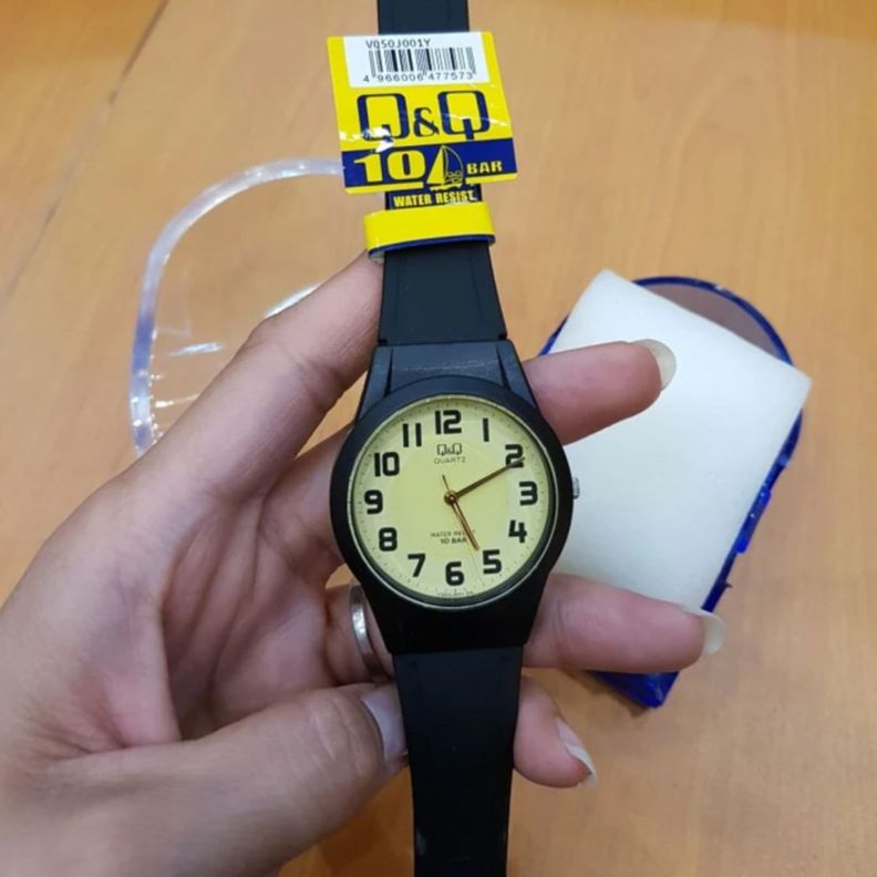 Reloj Vq50j001y Hombre Analogo Resina Q&Q-1