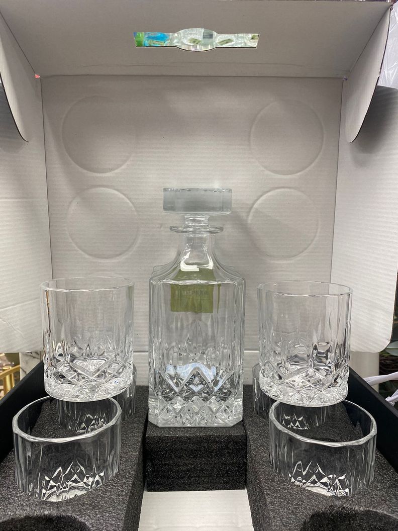 Set Botella Whisky Seis Vasos-2