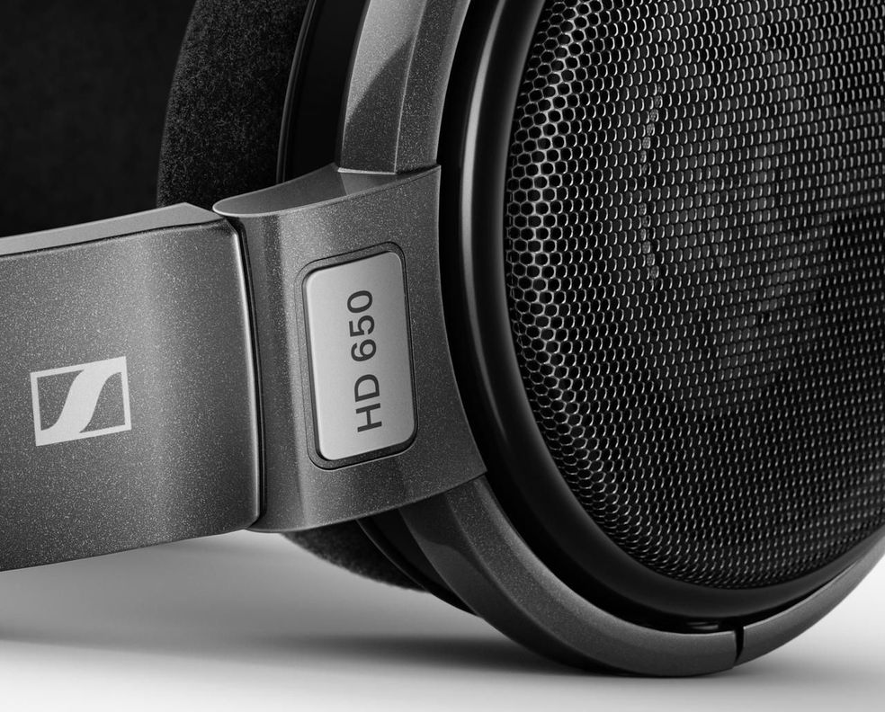 Audífono con cable HD 650-6