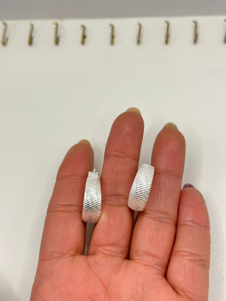Aros Argolla modelo bote diseño facetado plata Italiana ley 925 mas caja regalo -1