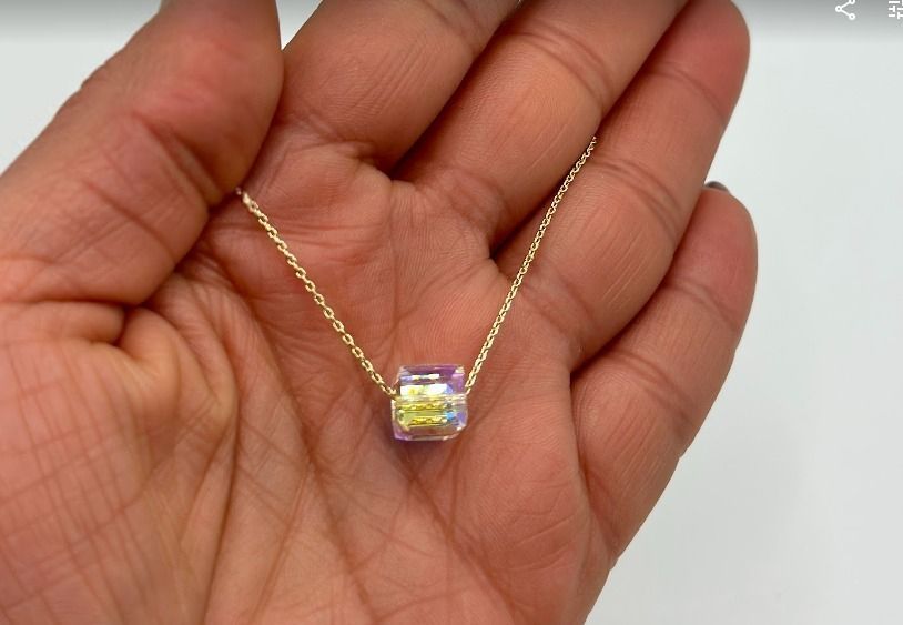 Collar Punto Luz Cubo Cristal tornasol Baño Oro-1
