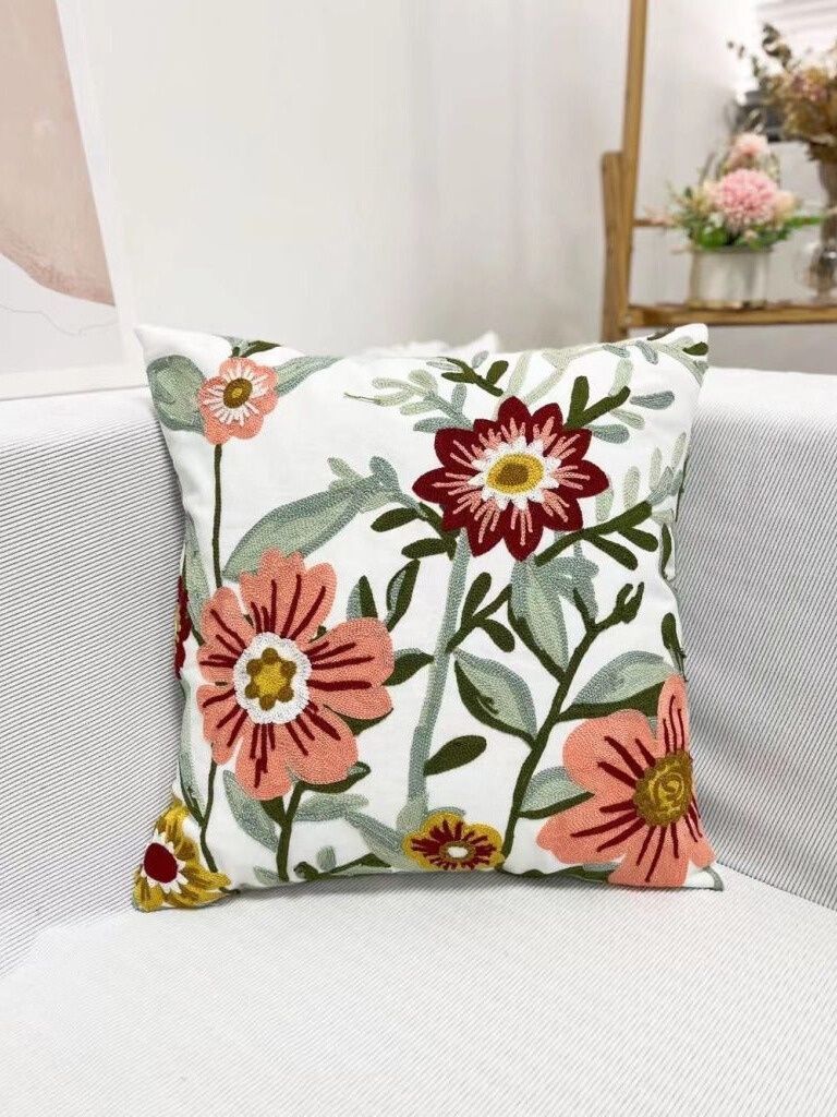 COJIN BORDADO 45X45 CM  FLORAL ROSADO-1
