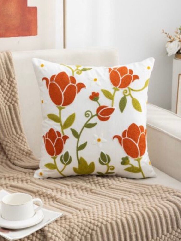 COJIN BORDADO 45X45 CM  ROSA ROJA-1