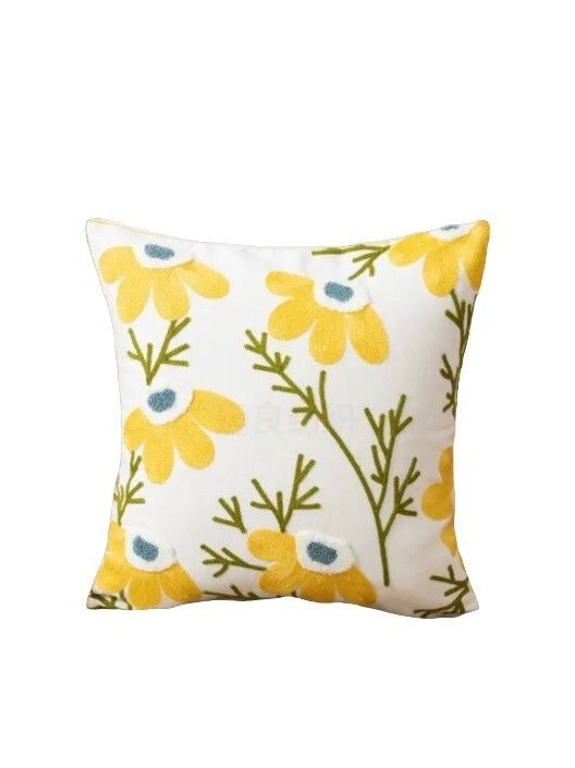 FUNDA COJIN BORDADA 45X45 CM  MARGARITA MITAD MOSTAZA   -0
