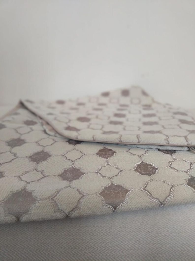 Camino de Mesa 180 cm. Tela Beige-1
