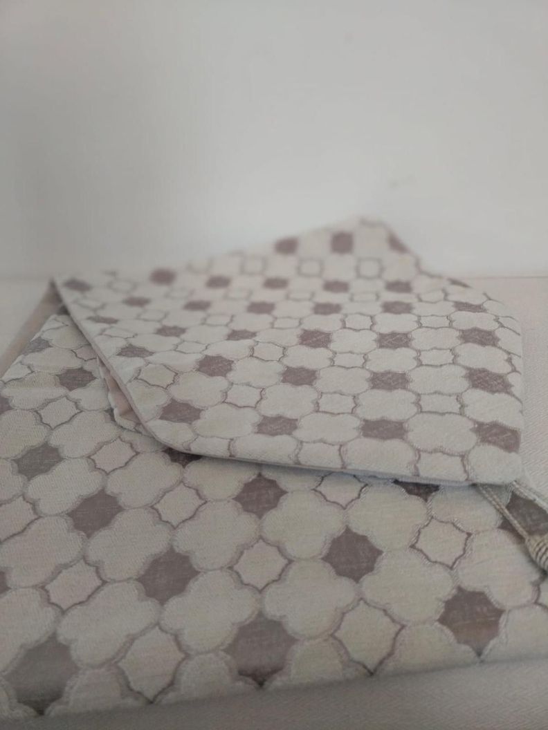 Camino de Mesa 180 cm. Tela Beige-2