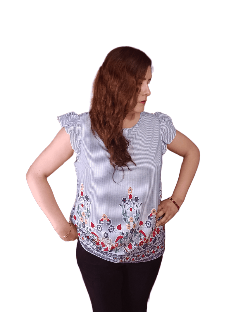 Blusa Estampado Floral Tipo Bordado Con Mangas de Vuelos-0