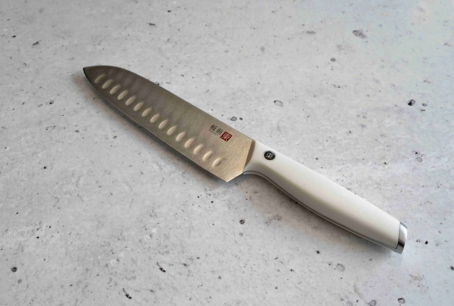 CUCHILLO SANTOKU BLANCO TOKAI-3
