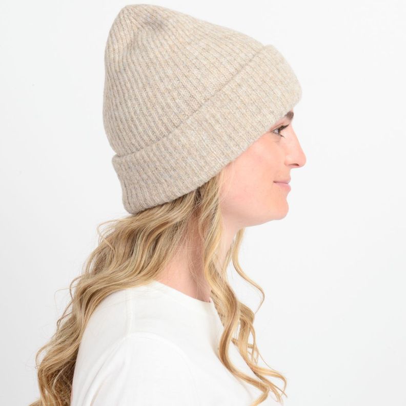 BEANIES FLORIS  CAFÉ CLARO-3