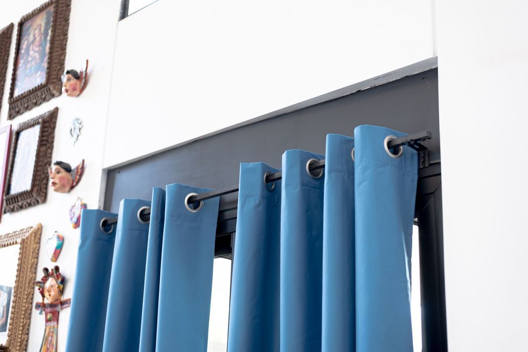 Cortina Tradicional 100% Blackout Azul-5