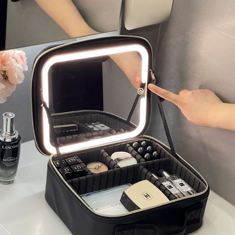 ORGANIZADOR COSMETIQUERO CON ESPEJO LED-4