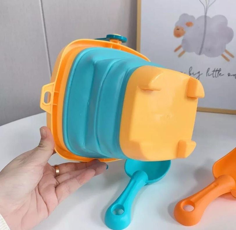 JUEGO DE PLAYA BALDE PLEGABLE SILICONA CON ACCESORIOS-1
