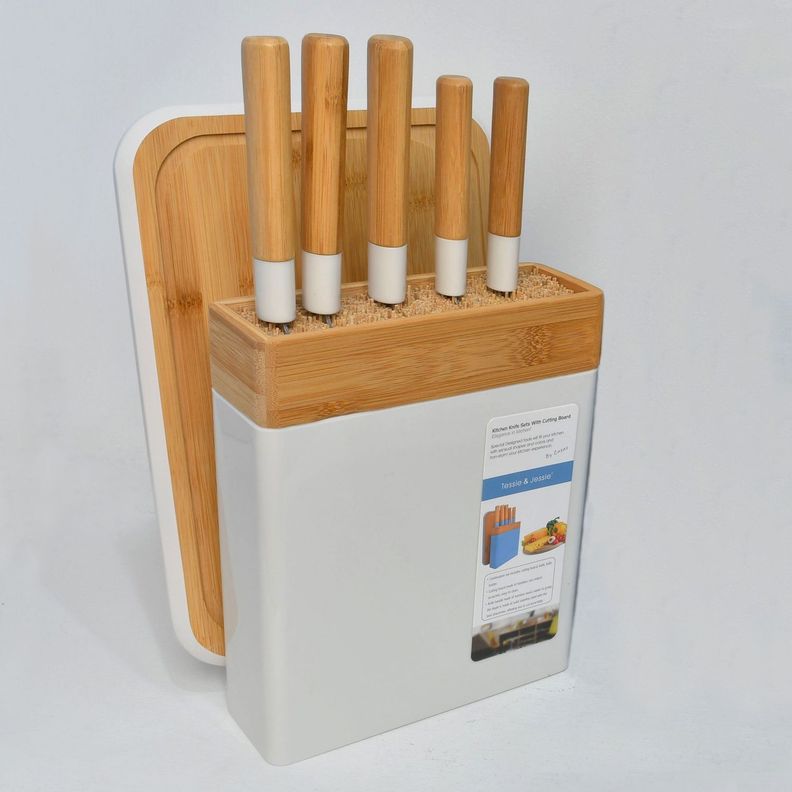 Tabla de cortar más set de 5 cuchillos bambú-4