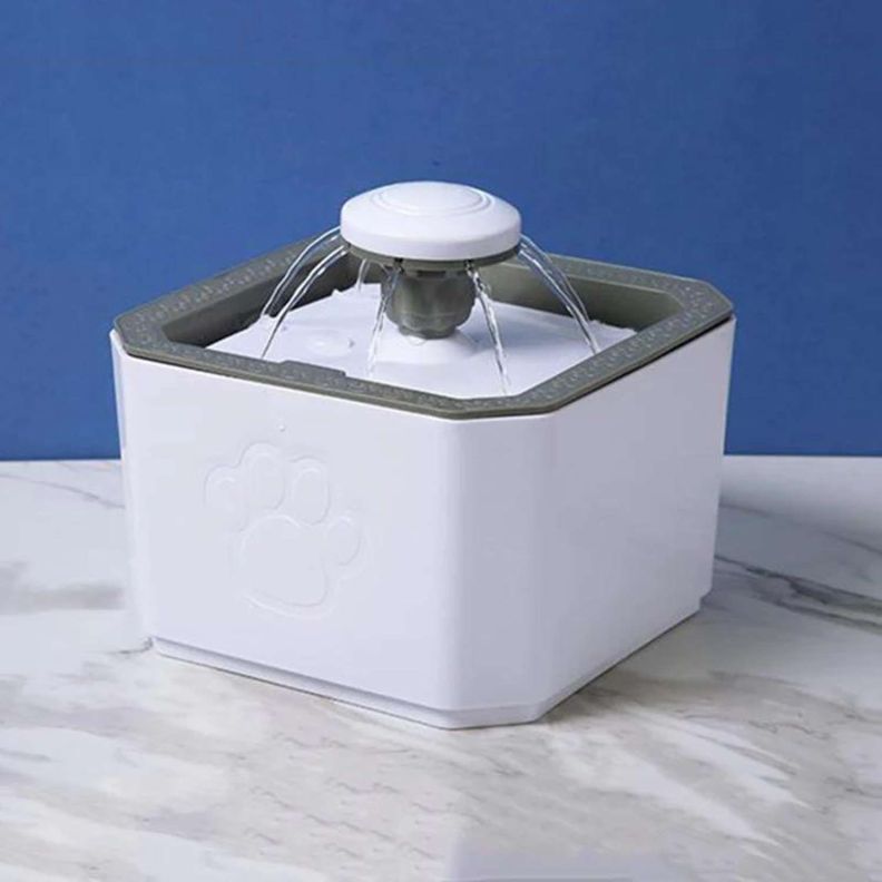 Bebedero automático para perros y gatos-2