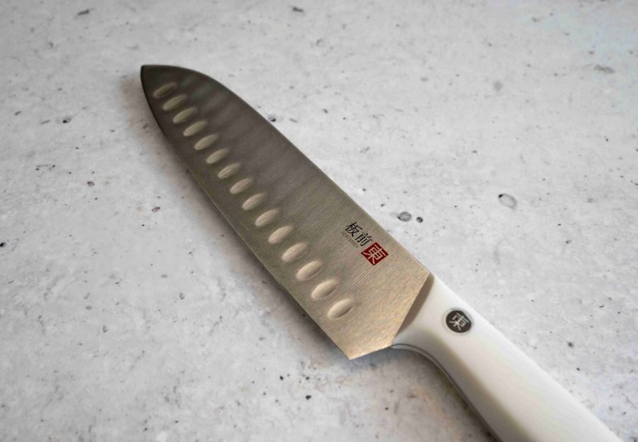 CUCHILLO SANTOKU BLANCO TOKAI-3
