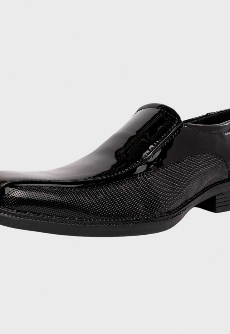 Zapato Ivars Negro Charol UNS-3