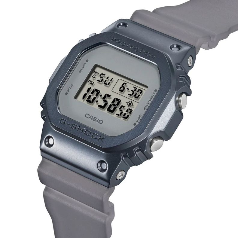 Reloj G-Shock Hombre GM-5600MF-2DR-1