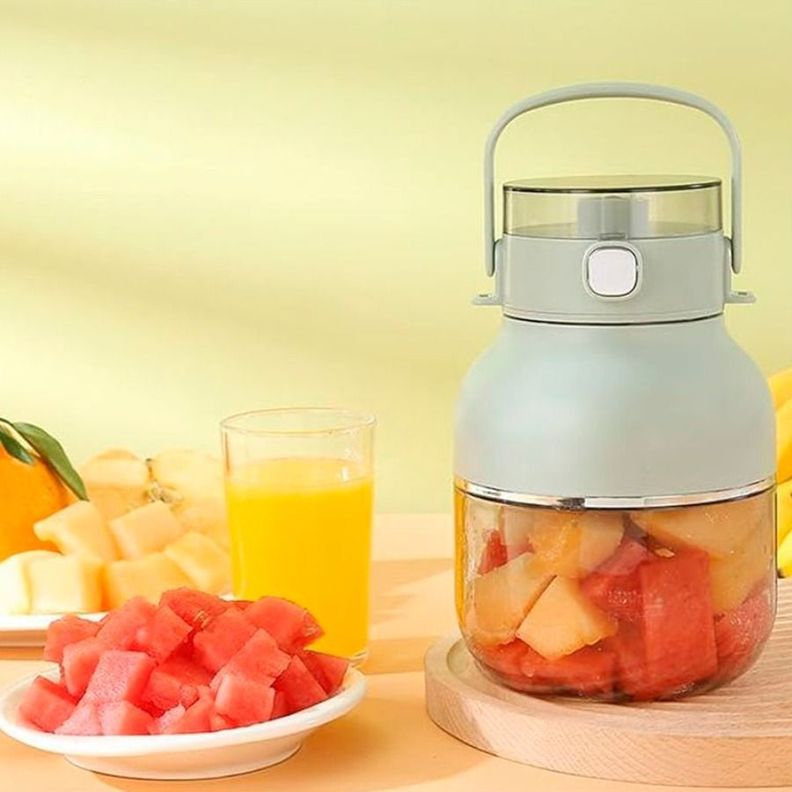Mini Licuadora Portátil Recargable para Batidos y Frutas-3