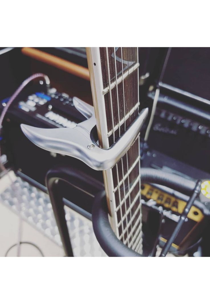 Capo para guitarra acústica o eléctrica Ibanez IGC10 silver-2