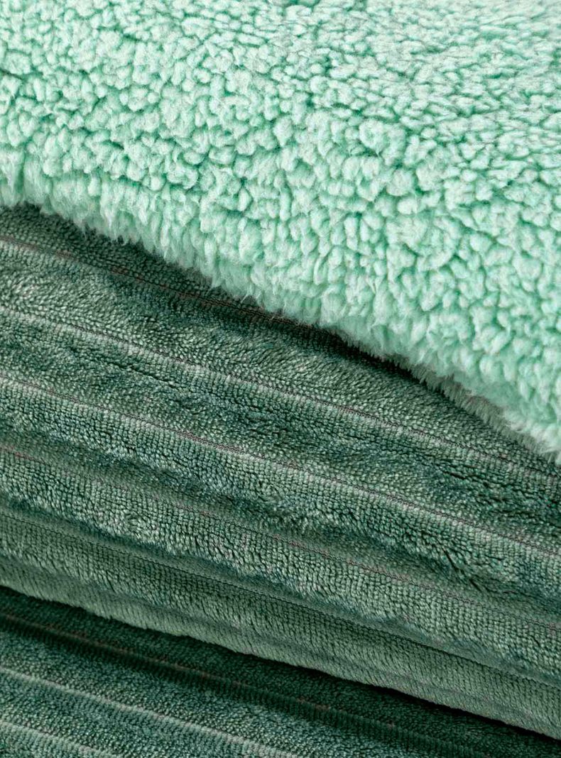 Cobertor  Reversible Sherpa 1.5 Plaza Cotelón Verde-1