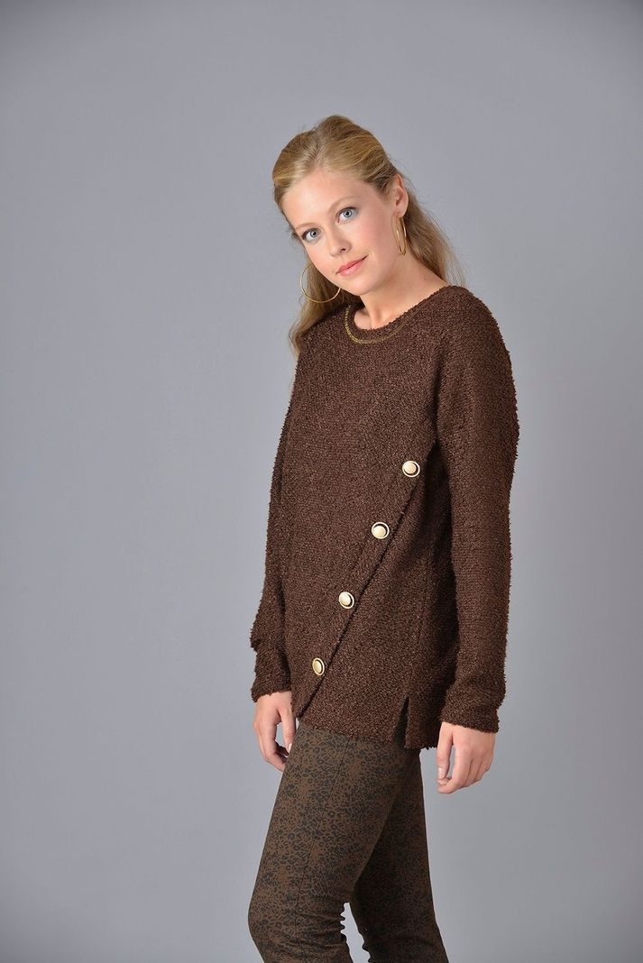 Polera boucle botones café -2