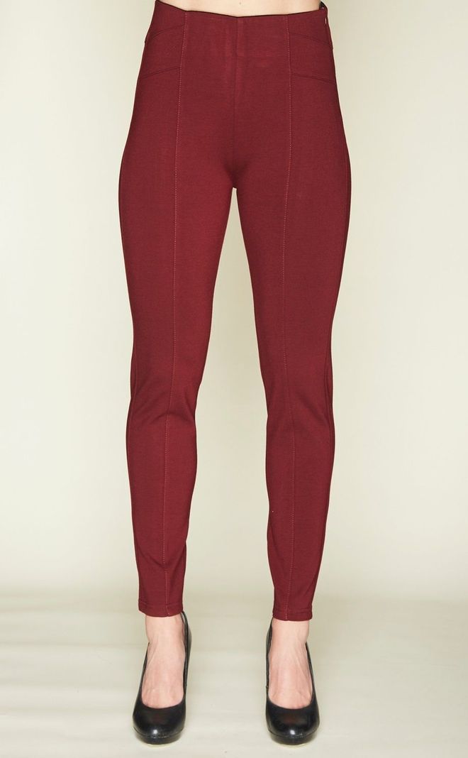 Calza clasica nylon spandex burdeo