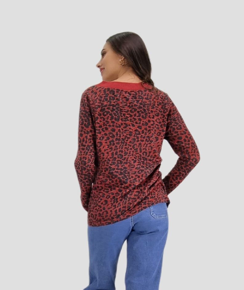 Polera hachi estampada-3