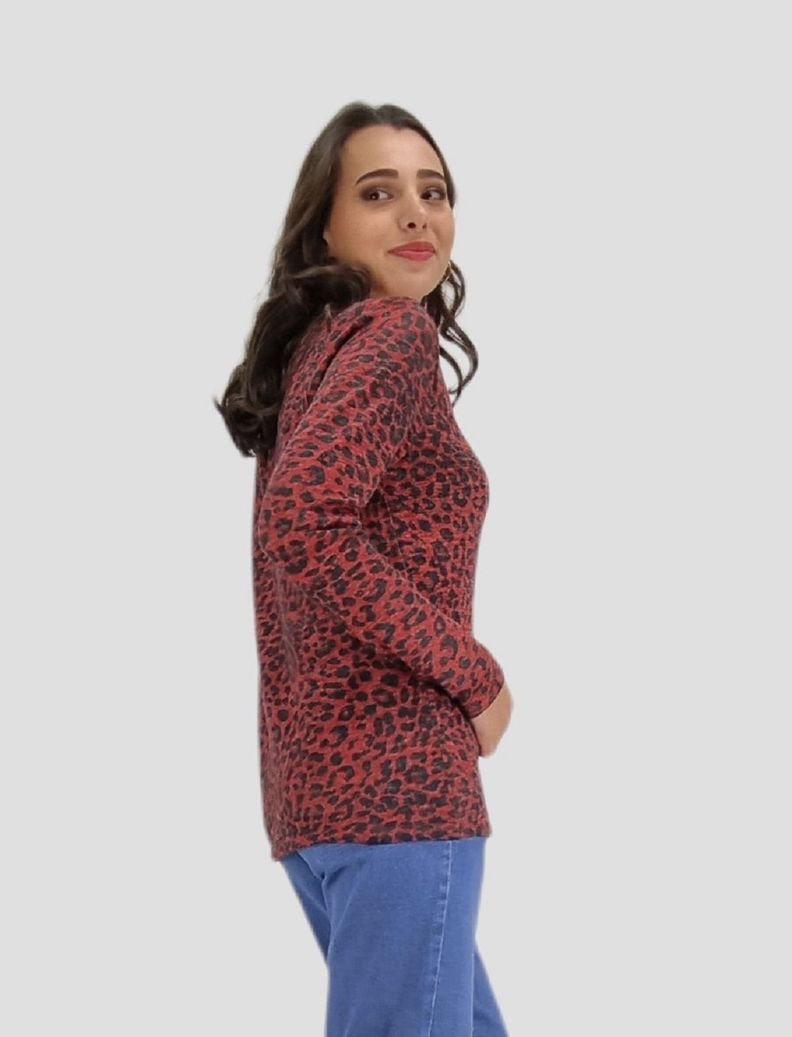 Polera hachi estampada-1