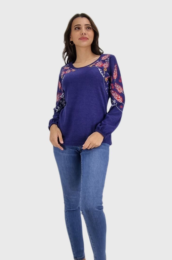 Polera bordada