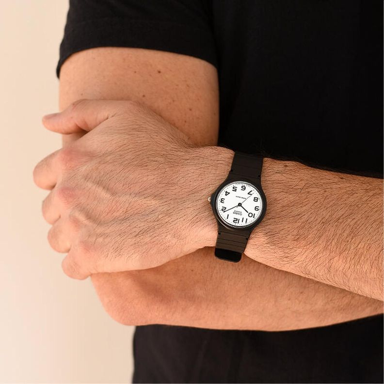 Reloj Casio análogo MQ-24-7B2-1